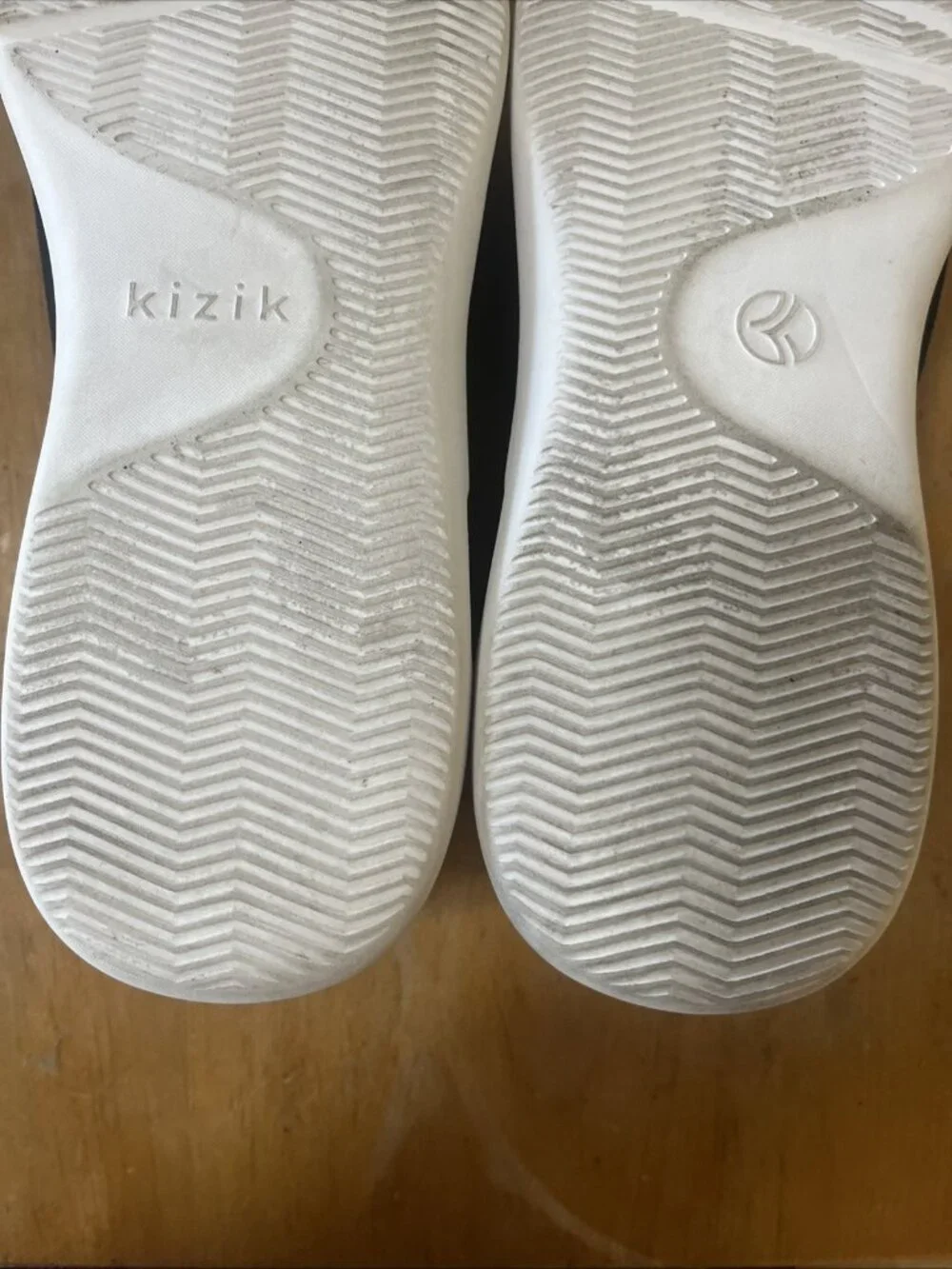 Kizik Madrid Eco Knit Blackout Sneakers Shoes Men's 13 Women’s 14.5 Hands Free